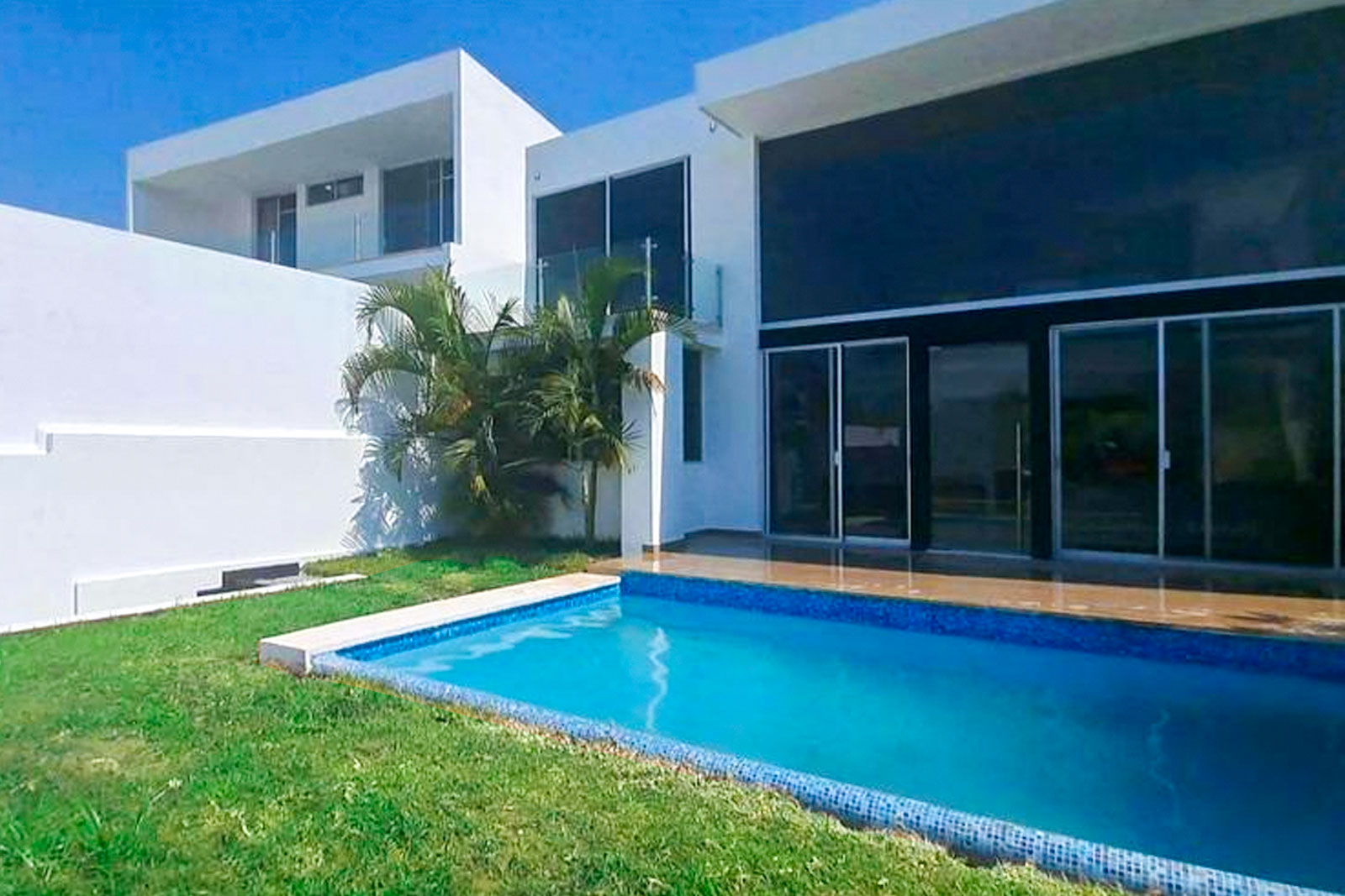 Casa minimalista en Venta en Fraccionamiento Burgos